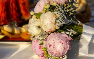 Flowers for Anniversary: Celebrate Love with Beautiful Blooms